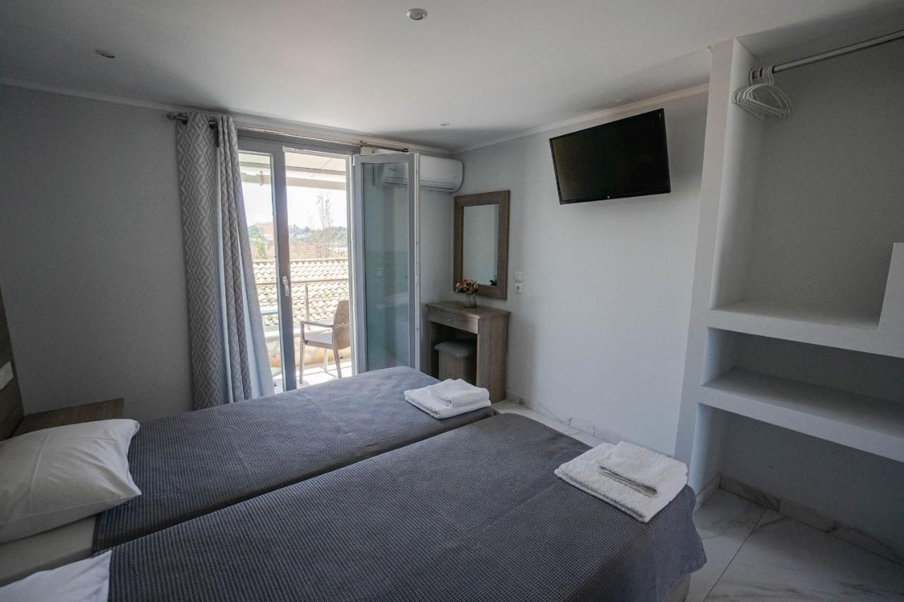 Golden Dolphin Studios & Apartments Аликес Екстериор снимка