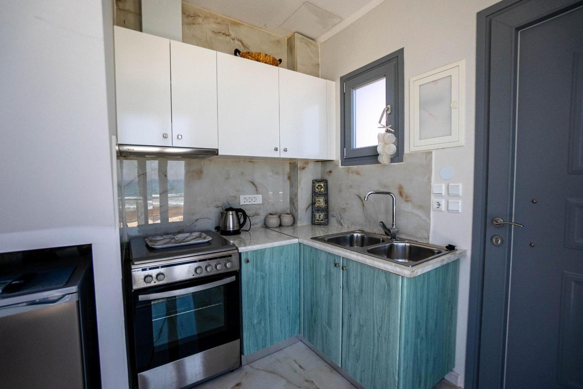 Golden Dolphin Studios & Apartments Аликес Стая снимка